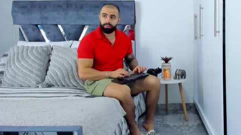 Snapshot of zack_froone chatting on 11/25/25, 01:33 Richard online show from 11/25/25, 01:33