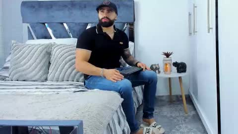 Snapshot of zack_froone chatting on 11/26/25, 01:01 Richard online show from 11/26/25, 01:01