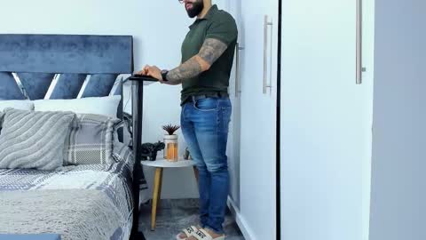 Snapshot of zack_froone chatting on 11/27/25, 01:02 Richard online show from 11/27/25, 01:02