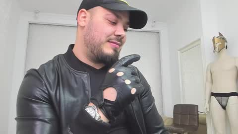 Snapshot of zackconnorsx chatting on 12/23/24, 12:03 Zack online show from 12/23/24, 12:03