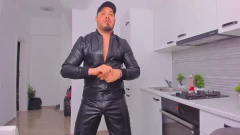 Snapshot of zackconnorsx chatting on 02/14/25, 11:20 Zack online show from 02/14/25, 11:20