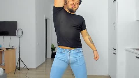 Snapshot of zackconnorsx chatting on 03/03/25, 01:21 Zack online show from 03/03/25, 01:21