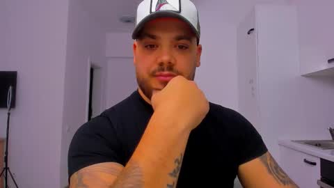 Snapshot of zackconnorsx chatting on 10/25/25, 11:10 Zack online show from 10/25/25, 11:10