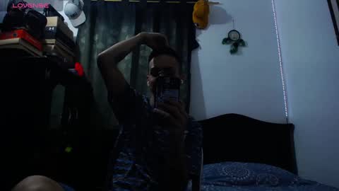 Snapshot of zackdriussyx chatting on 02/18/25, 04:15 zackdriussyx online show from 02/18/25, 04:15
