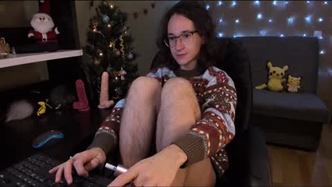 Snapshot of zackstivensen chatting on 12/26/24, 12:57 Zachary next stream on monday online show from 12/26/24, 12:57