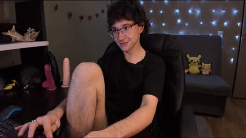 Snapshot of zackstivensen chatting on 01/10/25, 11:39 Zachary next stream on monday online show from 01/10/25, 11:39