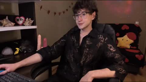 Snapshot of zackstivensen chatting on 02/14/25, 11:31 Zachary next stream on monday online show from 02/14/25, 11:31