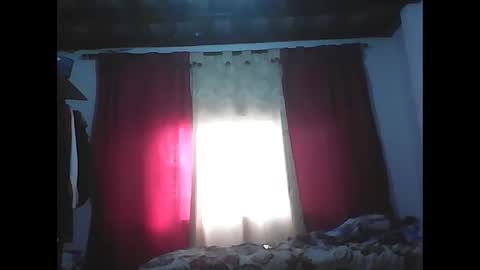 Zafiro online show from 12/17/25, 05:19