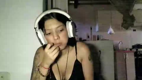 Zafiro online show from 06/07/26, 05:49