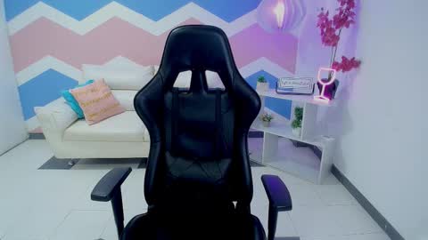 Zahira  online show from 02/25/26, 05:33