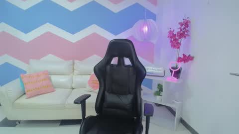 Zahira  online show from 02/27/26, 06:52