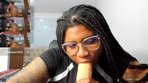 zahra_rose online show from 06/25/26, 08:57