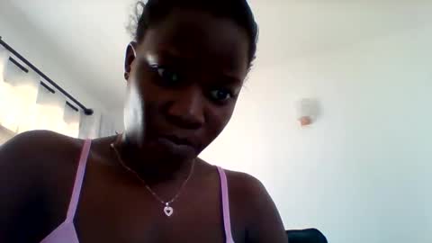 Snapshot of zainxxxx chatting on 11/08/25, 12:05 zainxxxx online show from 11/08/25, 12:05