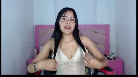 Snapshot of zaira_angel chatting on 02/06/25, 04:21 Zaira Angel online show from 02/06/25, 04:21