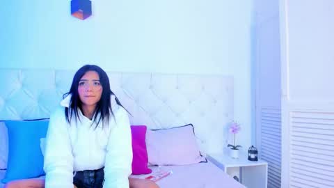 Snapshot of zaira_angel chatting on 11/15/25, 08:22 Zaira Angel online show from 11/15/25, 08:22