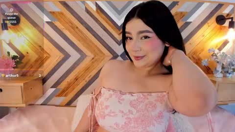 Zaira  online show from 12/15/25, 08:13