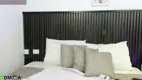 zaira online show from 03/31/26, 12:05