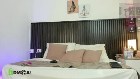 zaira online show from 04/11/26, 12:20