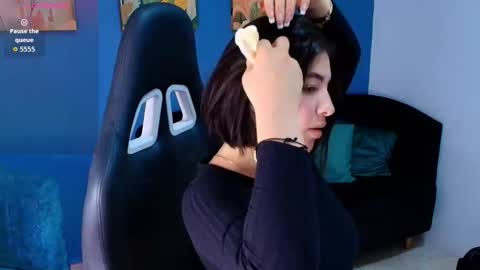 zamira_taylor online show from 10/21/25, 12:00