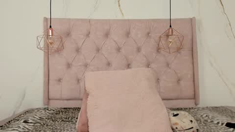 ZAMIRA online show from 09/29/25, 01:38