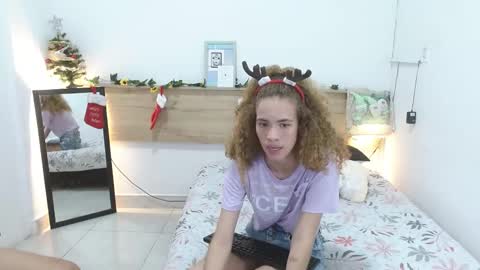 Snapshot of zammu_1992_ chatting on 12/05/24, 11:40 Zamu online show from 12/05/24, 11:40