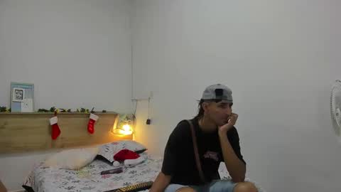 Snapshot of zammu_1992_ chatting on 12/10/24, 07:54 Zamu online show from 12/10/24, 07:54