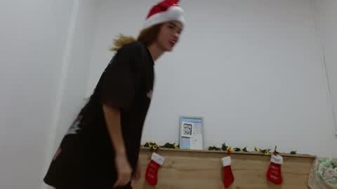 Snapshot of zammu_1992_ chatting on 12/10/24, 10:58 Zamu online show from 12/10/24, 10:58