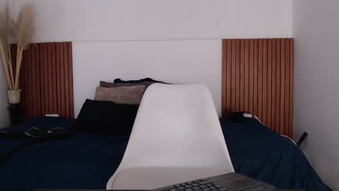 Zander online show from 02/07/25, 01:22