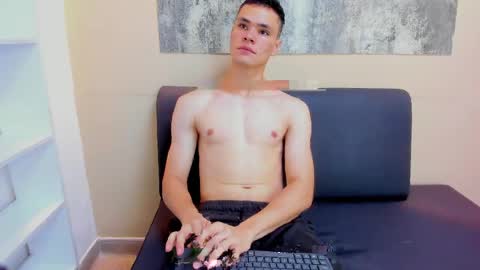 Snapshot of zane_evans chatting on 04/14/26, 12:33 zane online show from 04/14/26, 12:33