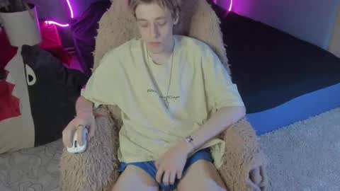 Snapshot of zane_steele chatting on 03/14/26, 11:43 Kel online show from 03/14/26, 11:43