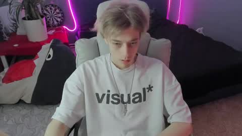 Snapshot of zane_steele chatting on 04/16/26, 10:05 Kel online show from 04/16/26, 10:05