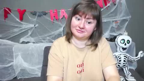 zannadreil online show from 10/21/25, 06:52