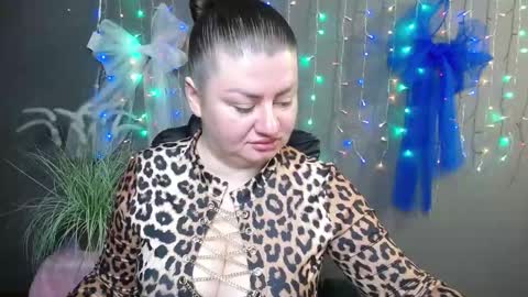 zannadreil online show from 11/10/25, 08:08