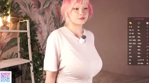 Snapshot of zara_shine chatting on 07/05/26, 06:48 Criss online show from 07/05/26, 06:48