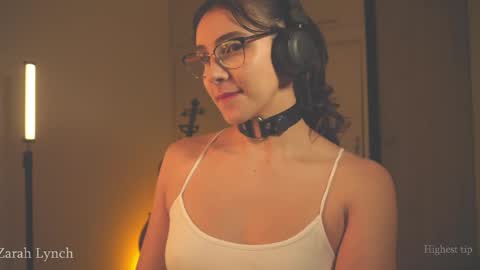 Snapshot of zarahlynch chatting on 04/15/26, 11:27 Miss Lynch Next show 2911 online show from 04/15/26, 11:27