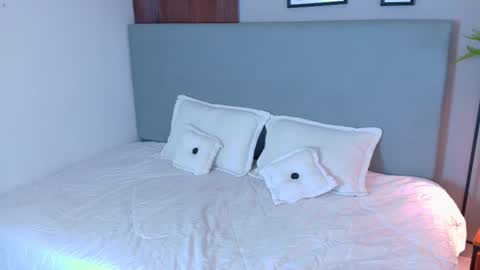 Snapshot of zarahqueen chatting on 02/14/26, 03:47 Zarah online show from 02/14/26, 03:47