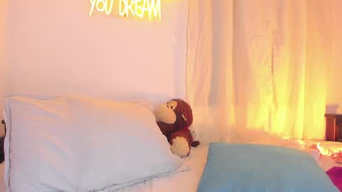   online show from 02/05/25, 10:22