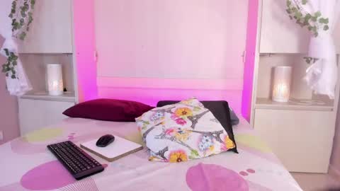 SARA  online show from 04/16/26, 09:39