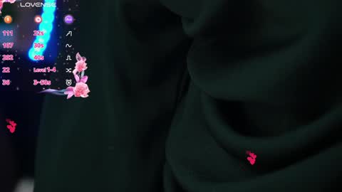 Snapshot of zarareign_ chatting on 01/12/25, 03:17 Lola online show from 01/12/25, 03:17