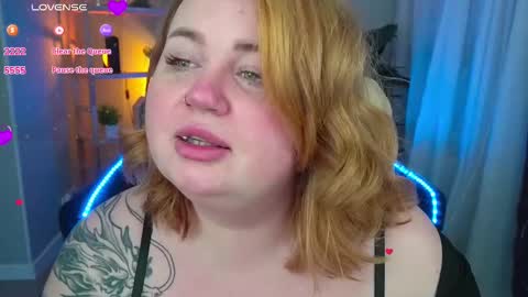 Snapshot of zarareign_ chatting on 02/12/25, 12:37 Lola online show from 02/12/25, 12:37