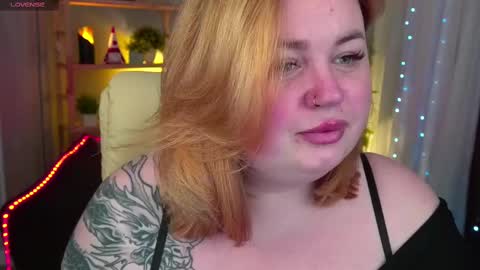 Snapshot of zarareign_ chatting on 03/04/25, 09:11 Lola online show from 03/04/25, 09:11