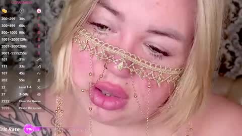 Snapshot of zarareign_ chatting on 09/25/25, 07:39 Lola online show from 09/25/25, 07:39