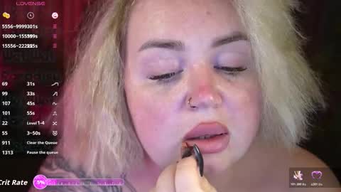 Snapshot of zarareign_ chatting on 11/12/25, 07:31 Lola online show from 11/12/25, 07:31