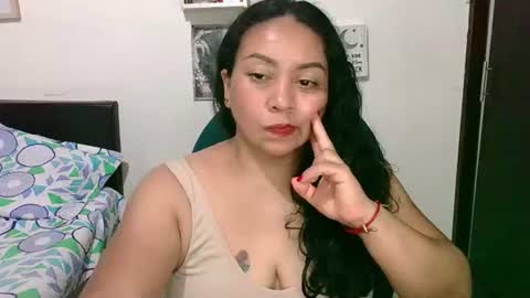 Snapshot of zaray_45bella chatting on 06/13/26, 01:47 zaray online show from 06/13/26, 01:47