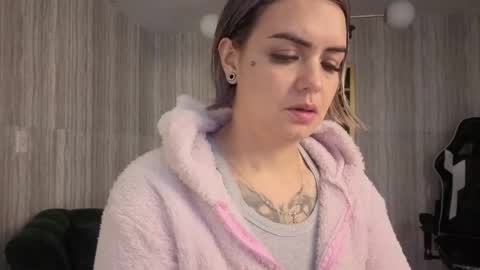 Isabella online show from 03/02/26, 12:45