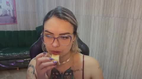 Isabella online show from 06/01/26, 12:40
