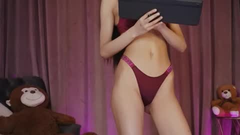 zariaavera online show from 05/05/26, 04:20