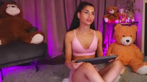 zariaavera online show from 05/15/26, 11:23