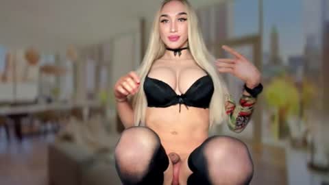 Snapshot of zarinastoun20 chatting on 02/02/25, 11:53 ZARINA online show from 02/02/25, 11:53