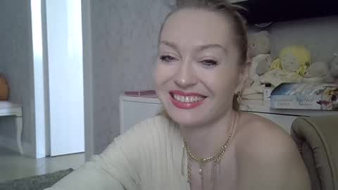 Zarina Swift online show from 02/22/26, 06:24